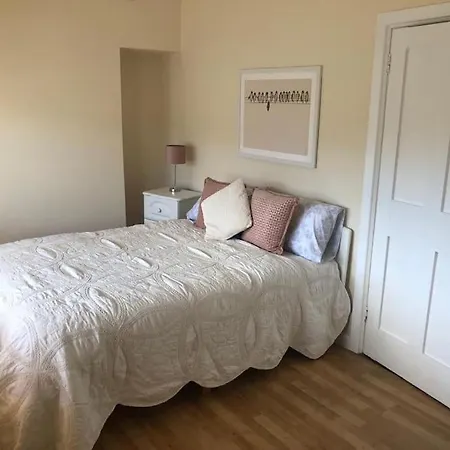 Hébergement de vacances 3-bedroom Town House In Center Of